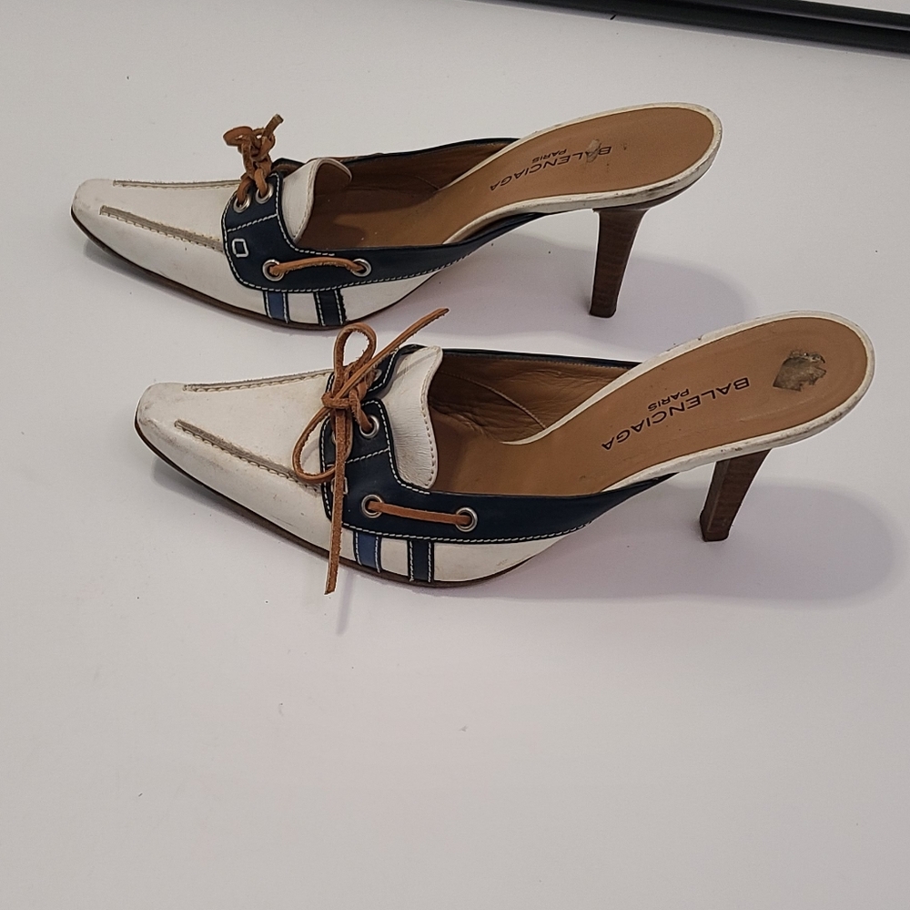 Balenciaga white and Navy Blue mules Heels with Bow  and Pointed Toe size 40 - Picture 9 of 10